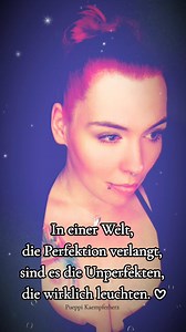 In einer Welt, die Perfektion verlangt, sind es die Unperfekten, die wirklich leuchten. ♡ Pueppi Kaempferherz #unperfekt #perfektunperfekt #Persönlichkeit #Unikat #mitfremdenfedernschmücken #einzigartig #seiduselbst #Charakter #charakterstark #leuchten #dubistgenug #kämpferherz #küstenkind #nordwölfe #memoriesremain #loyal #mindset #mindsetshift #mindblown #broken #always | Herzgranit