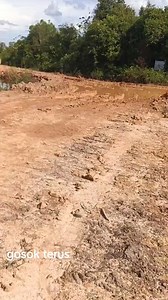 1.1K views · 15 reactions | Hilux 4x2 lg gosok ni bos... Driver emng gk ad yg lawan | Egho Boyscool | Facebook