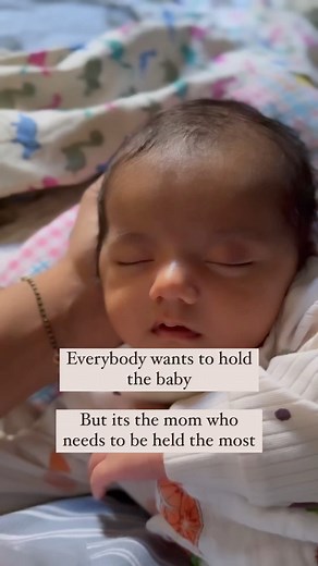Let's Talk About Postpartum Care ❤️ 🌼 Welcoming a new life into the world is beautiful, but let's not forget the incredible journey of the new mom. 🤱 🤔 During those precious postpartum days, a woman's body and mind are on a path of recovery and rediscovery. It's a time of fragility and transformation, and it's crucial that we understand and support her. 👶 While everyone adores the baby, we must remember to pamper the mom who brought that little miracle into the world. Her well-being matters 