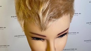 The Mohawk Pixie Haircut 🇩🇪 Kurzer Pixie Haarschnitt mit angeschnittenen Konturen und einer hohen Graduierung im inneren Bereich. 🇺🇸 Short pixie haircut with trimmed contours and a high graduation on the inside. #pointcutter #advancedscissoring #mohawk #pixiecut #lorealprode #redkeneducation #hairtechapp #haireducator #haircuteducation | Verve Studio