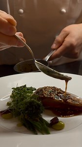 Dressage du pigeon chez @graniteparis Pigeon de Racan | mini poireau grillé au barbecue | chou kale | pickles cranberry À découvrir prochainement dans nos menus #gastronomie #paris #restaurant #michelinguide #granite #experience #onemichelinstar #cuisine #foodphotography | Restaurant Granite