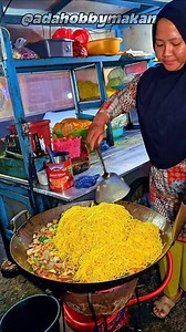 2.5M views · 23K reactions | Mie Goreng Gerobakan Paling Mantul Yang Beli Rela Antri di Balikpapan  . . #adahobbymakan #borneostreetfood | ADA HOBBY MAKAN | Facebook