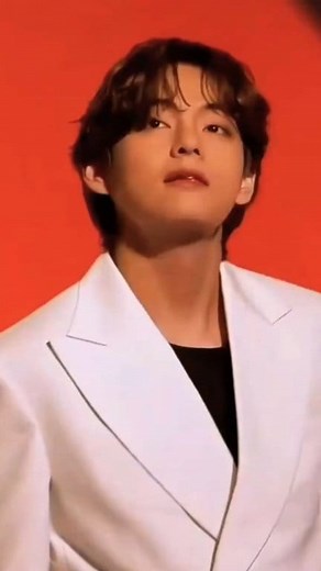 Tere Chehre Se Nazar Hatti Nahi Kya Hum Kare 🫶💜 #Kim #Taehyung #v #btsreels #KimTaehuyng #BTSV #vbtskimtaehyung #vbts #btsarmyforever #BTS | Bts Nupur