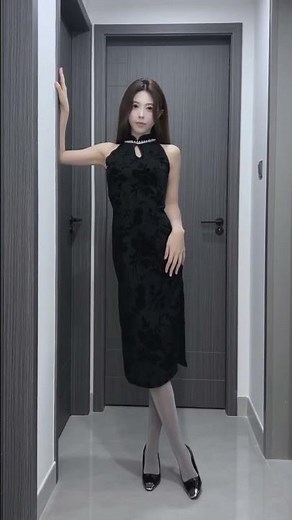 The Perfect Combo: Elegant Pantyhose & High Heels Show #beauty #heels #legs #foot
