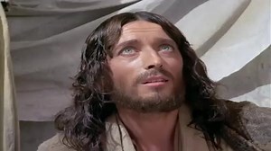 Fragment din filmul Isus, care conține: Evanghelia (Vestea bună a venirii) Împărăției lui Dumnezeu. Vindecarea omului paralizat de 20 de ani Pilda Fiului risipitor. Pilda Fiului risipitor ne ajută să înțelegem ce înseamnă să fii mort spiritual și ce înseamnă, trezire, înviere sau renaștere spirituală despre care Domnul Isus spunea că fără naștere din nou din Duh, nicidecum nu putem intra în Împărăția lui Dumnezeu (Ioan 3: 3). Pilda Fiului risipitor(mort sau adormit spiritual), care s-a întors (p