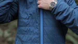 34 reactions | The Hyperia Lite is a packable jacket offering an exceptional combination of lightweight natural warmth and protection through wool fibre insulation. | icebreaker | Facebook