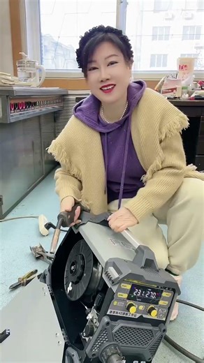 The process of using a cuttable MIG welding wire and welding torch!