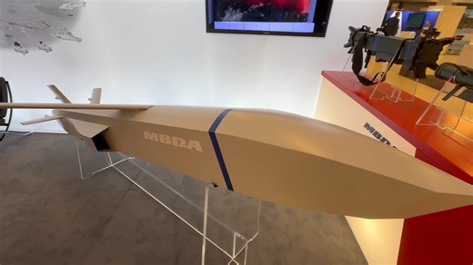 MBDA @ RÜ.NET 2024 Neuer Flugkörper mit #TAURUS Genen: RCM² ist MBDA Deutschlands Lösung für ein Teilstreitkräfte übergreifendes Waffensystem großer Reichweite. #RCM² soll einzeln oder als vernetzter Flugkörperschwarm von Land-, See- und Luftplattformen eingesetzt werden können. CPM - Defence Network #TDW #cpm #mbda #ruenet24 #rünet24 #RüNet2024 #verteidigung #sicherheit #luftverteidigung #ExcellenceAtYourSide #defenceMATTERS | MBDA Deutschland