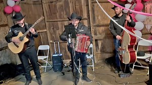 2.4K views · 28 reactions | Chirrines.com Regalo Caro - Sandoval 562-217-8250 | Chirrines.com | Facebook