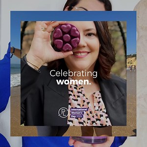 Tout au long de l'année, nos collaboratrices font rayonner PartyLite. À l'occasion de la Journée internationale des droits des femmes, nous mettons en lumière l'histoire de femmes extraordinaires, qui créent chaque jour des moments spéciaux au sein de notre communauté, partout dans le monde.💃💖 Rejoignez-nous pour célébrer et écrire votre propre succès ! Ensemble, nous brillons.🌟 #journeeinternationaledesdroitsdesfemmes #sororité #journéeinternationaledelafemme #internationalwomensday #amour #