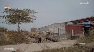 Mae Hot Houy - Short film Production Company : JOB Production Executive Producer : Chhoun Soklim Directed by Soy Rathana Director of Photography : Soy Rathana Script : Soy Rathana 1st AD : Yin Chanthy Cameraman : Mi Phearon Edit & Colorgrade by : Mi Phearon 1st AC : Soeun Petou 2nd AC : Chob Make Up : Bros Khouch Location : Kompong Thom Province Casting: Nhem Sokha , Phan Naphat, Neay Khlo, Soeun Petou, Chob , Nallneath Sopheak Copyright@ JOB Production #Jobproduction #Khmershortfilm #Drama #Sho