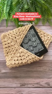 4.7K views · 89 reactions | Pattern Available in Etsy Shop- MushyyStore. Link in bio⭐️ Crochet Snowflake Flower Kindle Sleeve Pattern❄️ #crochet #crochetinspiration #crochetersofinstagram #diy #snowflakes #crochetbag | Mushyy_1 | Facebook