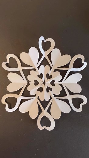 Ella ❄️Snowflake-Maker on Instagram: "#papelaria #paperflowers #papercrafting #papercraft #papercrafter #papercreations #papercut #craft #art #forkids #childfriendly #snowflakes #smallcreator #papercrafts #snowflake #crafts #satisfying #kidfriendly #calm #valentines #valentine #valentinesday #love #lovecrafting #papervalentine"