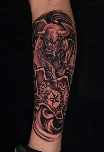 Texas tattoo done by yours truly 🙏. DM or TEXT 817-736-9633 , for your quote/ consultation or to book to appointment. #texastattoo #texastattooartist #dallastattooartist #arlingtontattooartist #dfw