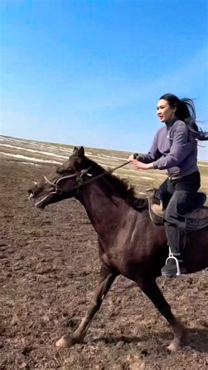 POV: You're riding the fastest horse #HorseRacing #Adventure