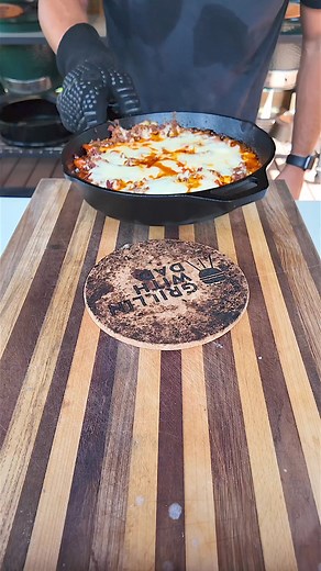 Cheesy tacos with homemade blue corn tortillas. This was a first for me and it was so good!! I used blue corn masa from @masienda to make the tortillas. Add water, kneed for a few minutes, and press them out using a tortilla press. 30 seconds on each side in the comal and they were ready to go. Turned out super soft, fluffy, and delicious. For the taco filling, dice up a red bell pepper, yellow onion, and a few strips of bacon. I cooked the bacon down first, one link of chorizo went in next, fol