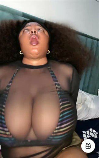 Big tits, pretty face, good music and a sexy moan. Tell me if this is not your vibe 🌚