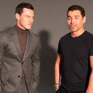 #LukeEvans #Video - During his photo shoot with @wwd @thereallukevans took a break to talk about his personal style. #WWDBTS #15SecondsWithAlexBadia #LukeEvans - credits www.wwd.com | Luke Evans Addicted