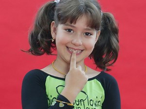 O mai ştiţi pe BIANCA NEAGU, micuţa din telenovela "NUMAI IUBIREA"? E incredibil cum arată acum, la 13 ani de la încheierea serialului