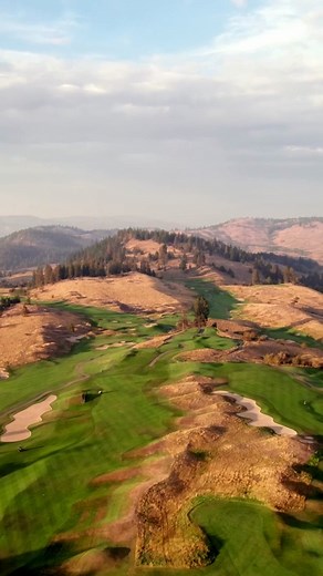 𝗕𝗿𝗶𝗻𝗴 𝗬𝗼𝘂𝗿 𝗕𝘂𝘀𝗶𝗻𝗲𝘀𝘀 𝘁𝗼 𝘁𝗵𝗲 𝗚𝗿𝗲𝗲𝗻𝘀. Plan your next corporate retreat at Predator Ridge—where strategy sessions meet 36 holes of championship golf, executive-style accommodations, and a setting that inspires connection and creativity. | Predator Ridge Resort