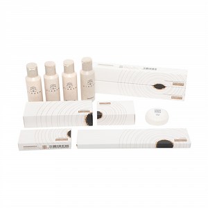 [Hot Item] Customizable Luxury Hotel Amenity Set with Elegant Leather Touch