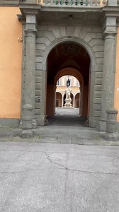 These boots are made for walking: Part 2 Ever wonder where an Archbishop lives? Lucky him! I love walking by this palazzo on my way to university. The statue is perfectly positioned and beckons me to come in and explore. 🤩 | Cinque Terre Insider