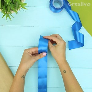 38K views · 500 reactions | Schleifen und Rosetten für hübsch verpackte Geschenke! | Creativo Deutschland | Facebook