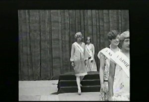 Danish Girls Show Everything -(1996)- Danske Piger Viser ALT