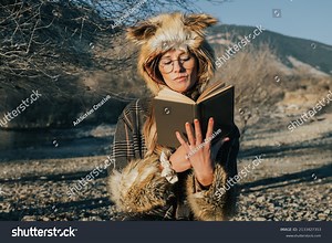 Woman Coat Fox Fur Hat On Stock Photo 2133427353 | Shutterstock