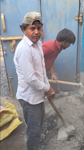 How many sacks of spices are there?