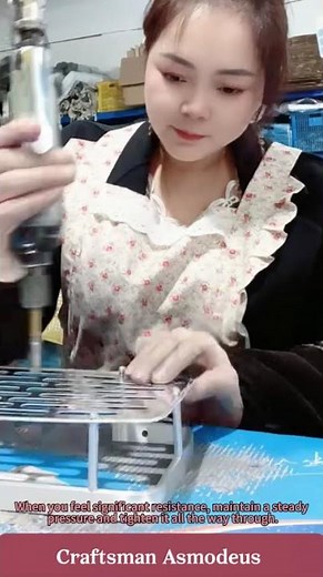 Start screwing in the screws #machine #bridgesaw #woodworking