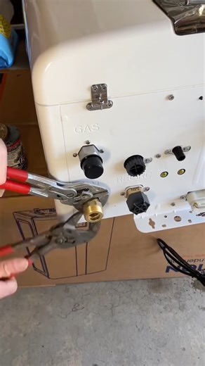 2.3K views | Installing a tankless water heater. navien model 240A with webstone valves #plumber #plumbing #reels #usa #plumber #homerepair | Sensualidad íntima | Facebook