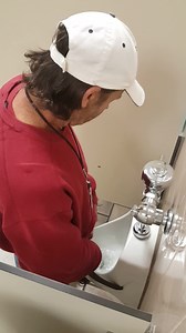 40th Successful Urinal Spy Attempt