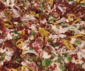 Get lost in a Giovanni’s Pizza! 🤤 View our full menu & place your order at GIOVANNISPIZZA.com 🔥 📲 Download the Giovanni’s App & sign up to start earning reward points! #giovannislogan #giovannis #GiovannisPizza #LoganWV | Giovanni's Pizza of Logan, WV