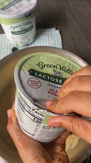 1K views | This Upside Down Caramel Pecan Cake is not only beautiful but also incredibly delicious! | Brooki Bakehouse | Facebook