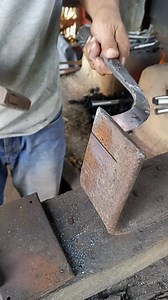 1.5M views · 2.8K reactions | Blacksmithing skill of folding a rubber tapping knife Blade #blacksmithing #forge #metalwork #handforged | Faiz Kesha | Facebook