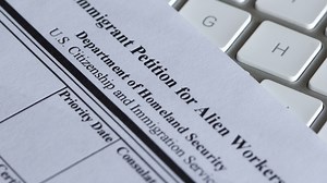 ¿Qué necesita mi empleador para inmigrarme? Soy beneficiaria DACA y entré con Advance Parole