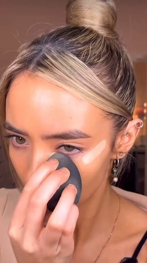 Le correcteur Stay Perfect Concealer avec sa formule à couvrance totale aide à lisser et estomper l’apparence des ridules et rides | Flormar