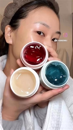 Bringing you the Arencia serums ✨🌺 🌺arencia holy hyssop serum 30💦 🌺arencia red smoothie serum 🍒 🌺arencia rice mucin serum 🍚🌾 Arencia Fresh Red Serum 30 🍒✨ Available instock ‼️ Arencia এর smoothie serum line এর একটি বিশেষ collagen smoothie serum হলো এটি! এরকম tub sized jelly form এর serum এর জন্যই arencia বিখ্যাত! 🎀 Sensitive skin friendly ✨ Fragrance and Paraben free 🆓 📌 Ingredients: এতে আছে 8% Niacinamide, Nano sized collagen যা স্কিন এ দ্রুত এবসর্ব হয়, 5 ধরনের ভিন্ন peptides 🫧 যা