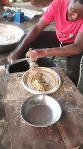 3.8K views · 29 reactions | Cette machine vous permet de produire vos Propres aliments pour poissons manuellement. #fish #fishing #feed | Jordan Talom enterprises | Facebook