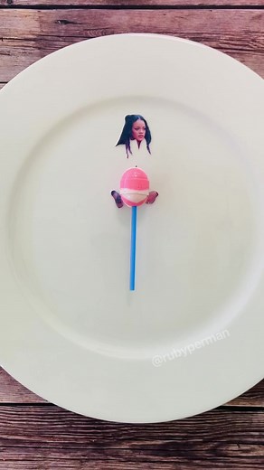 Rihanna showing off her baby bump🤰🏽#rihanna #pregnant #fashion | Ruby Perman Art