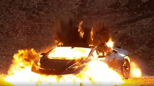 Vidéo : Un artiste fait exploser une Lamborghini … pour un NFT !