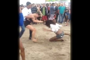 Vídeo mostra briga entre travestis com garrafada durante Parada Gay