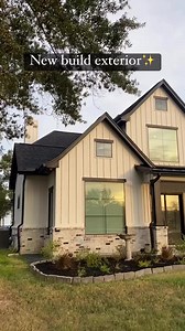 Board & batten: Sherwin Williams Snowbound. Trim: Tricorn Black! What’s your favorite shade of white paint??? We have Snowbound inside on all our walls too! #modernhome #newbuild #newhomeconstruction #homesweethome #hometohave #modernfarmhouse #boardandbatten | Wife on a Dime