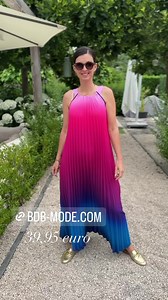 1.2K views | Jurk Pretty - Multicolor  https://bdb-mode.com/products/jurk-pretty-multicolor One size, draagbaar voor de maten 36 t/m 42. Mooie plissé halter jurk met super gave uitlopende kleuren. Wendy op foto heeft maat 36/38 | Bie de Buurvrouw MODE | Facebook