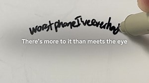 We’ve teamed up with renowned micrography artist Jayce Hall to share the love this Valentine’s Day… by releasing a greetings card with a one-of-a-kind micrography design comprising almost 5,000 words. Made up of 4,590 words from negative phone reviews sourced from public online forums, the intricate design took 11 hours to create over 3 days and takes on a whole new dimension when viewed through the lens of an HONOR Magic7 Pro, revealing phrases in 16 different languages, invisible to the naked 