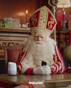 Sinterklaas heeft dringend hulp nodig! Alle pieten zijn weg...Ken jij een hulppietje die Sinterklaas wil helpen met bezorgen? | bol
