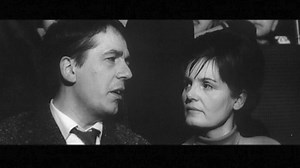 Chiar acum la Cinemaraton TV - ora 12.00 Cine va deshide ușa - un film de Gheorghe Naghi Ovidiu, un băiat de 13 ani, pleacă dintr-o casă de corecție după ispășirea unei pedepse de doi ani. În drum spre casă, el rememorează toate întâmplările care au condus la internarea sa în instituția respectivă. | CINEMARATON