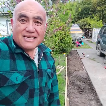 Crushed concrete strip 🚙 . The Prado takes up the width of the driveway and during Winter people need to walk on the wet grass to get past it. So I'm widening it by digging out a 800mm strip and filling it with crushed concrete. 👷🏽‍♂️ . #maramataka #growingkaibythemoon #maramatakamaori #gardeningbythemoon #lunargardening #maarakai #nzlife #sustainablelifestyle #tikangamaara #permaculturenz #tipuora #kiwilifestyle #aotearoanz #gardeninglife #nzgarden #nzdiy "diy | One Minute Gardening with Adr