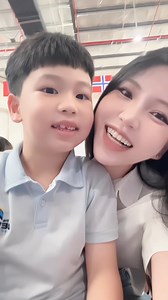 Trăm thứ việc không tên, nhưng không sao, tất cả để Mẹ lo, các bé nhỏ cứ yên tâm ăn học 💙 | Dieu Thanh